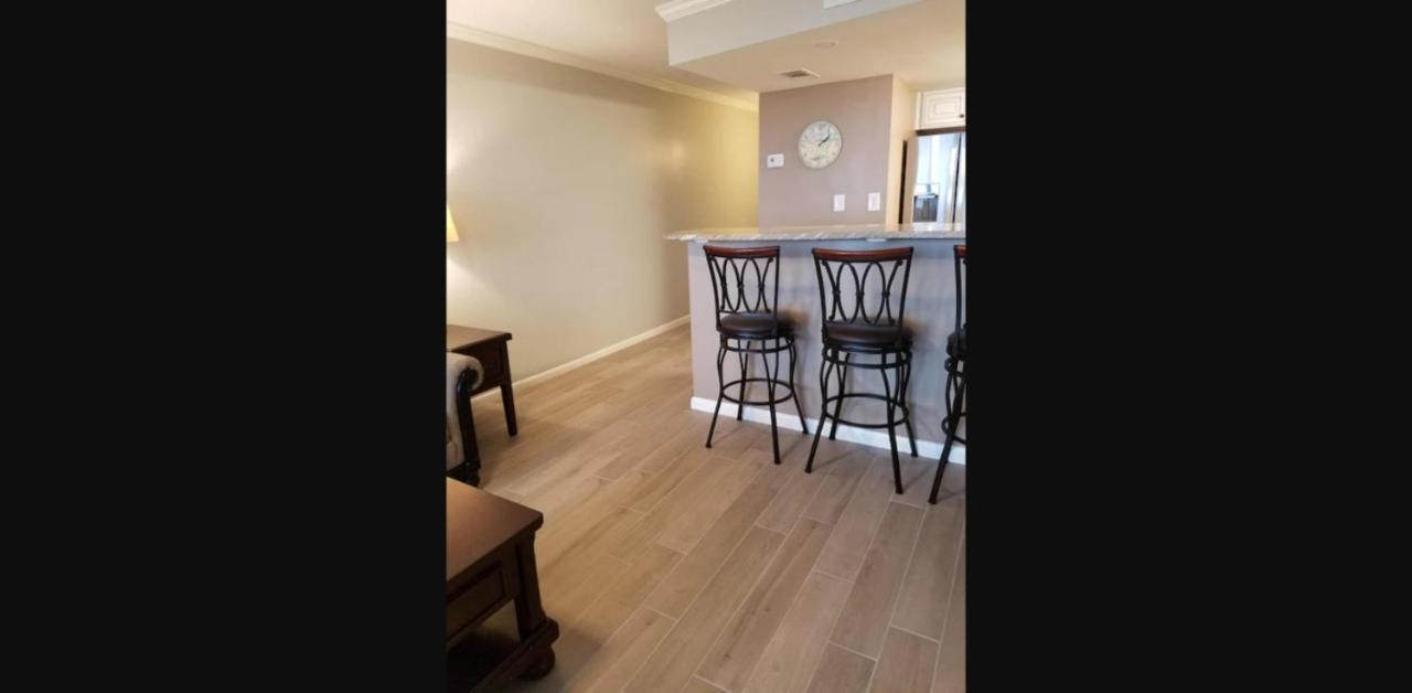 Island Winds East #103, Gulf Front. Closest Building To Hangout! Apartment Gulf Shores