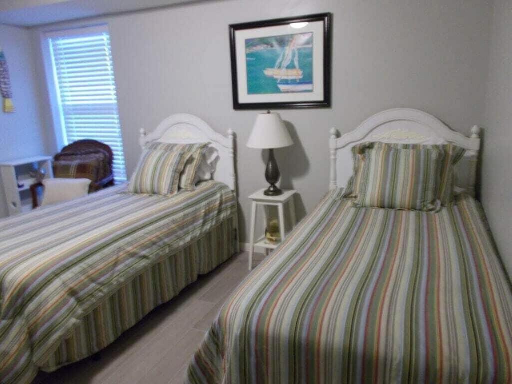 Island Winds East #103, Gulf Front. Closest Building To Hangout! * Gulf Shores